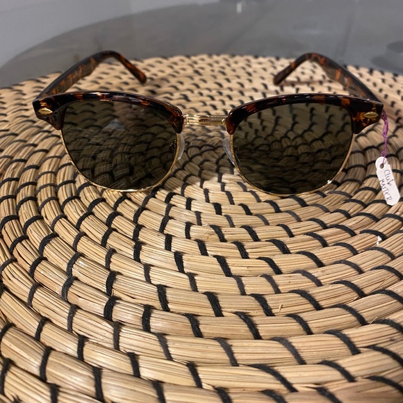 Club Master Sunglasses (RayBan Style) - Picture 2 of 5